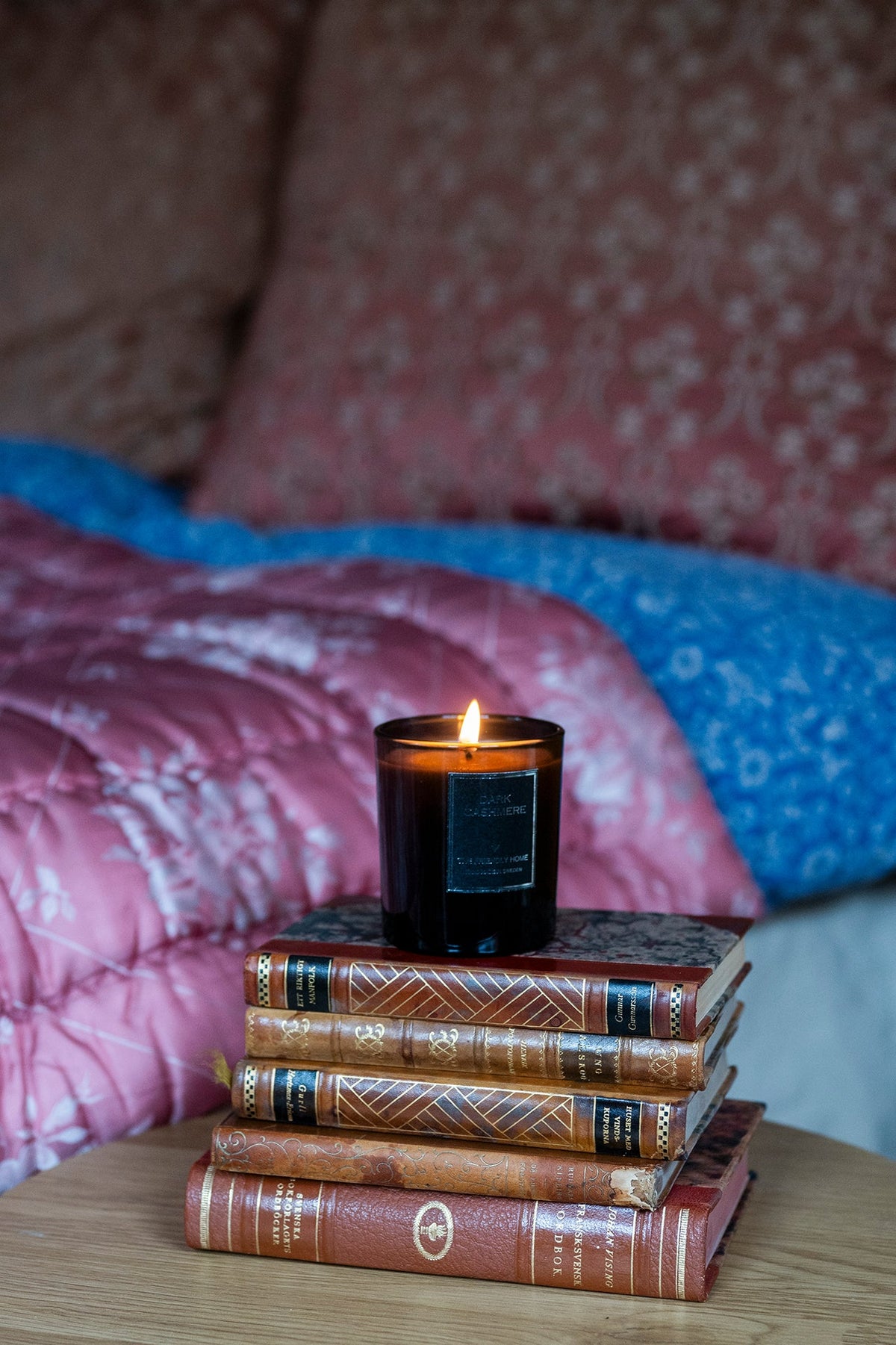 Doftljus – Dark Cashmere 220 g